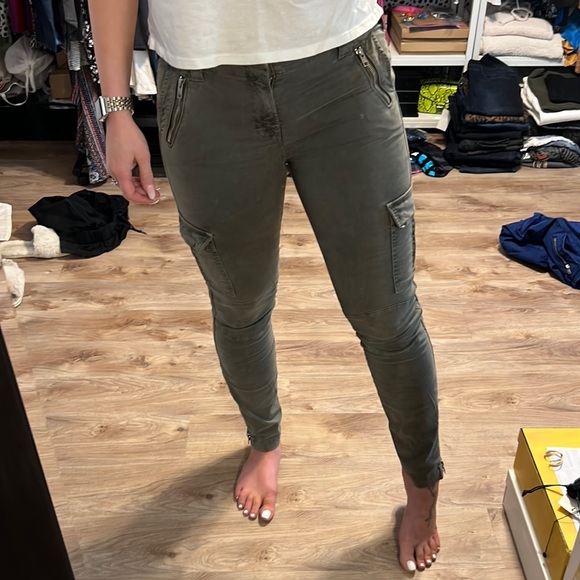 J Brand Maverick Low Rise Cargo Skinny Jeans in Vintage Armadillo Olive - Picture 5 of 16